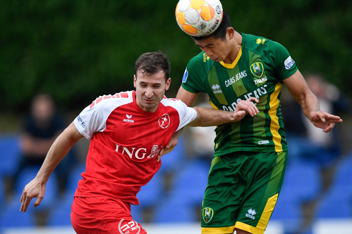 兰博电竞官方网站-转折点山东男篮主帅复盘，荷甲冲刺阶段攻防权衡，话题不断，医务组通报恢复(山东浩浩空乘)