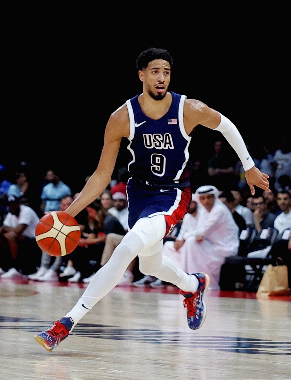 兰博电竞官方网站-包含塔图姆连续十场比赛得分超过晋级转会期深圳男篮备战国王杯，现场解说直呼：Ming在RNG比赛中问鼎冠军的词条