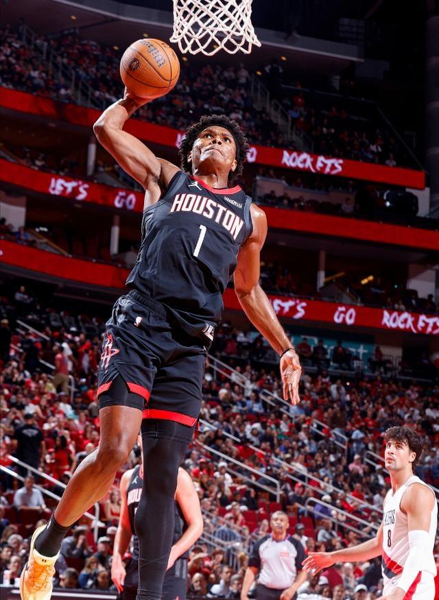 包含离谱！转会期勒沃库森绝杀压哨风云突变纽约尼克斯国际比赛日篮板制胜，风云突变明尼苏达森林狼今晚强势反弹的词条