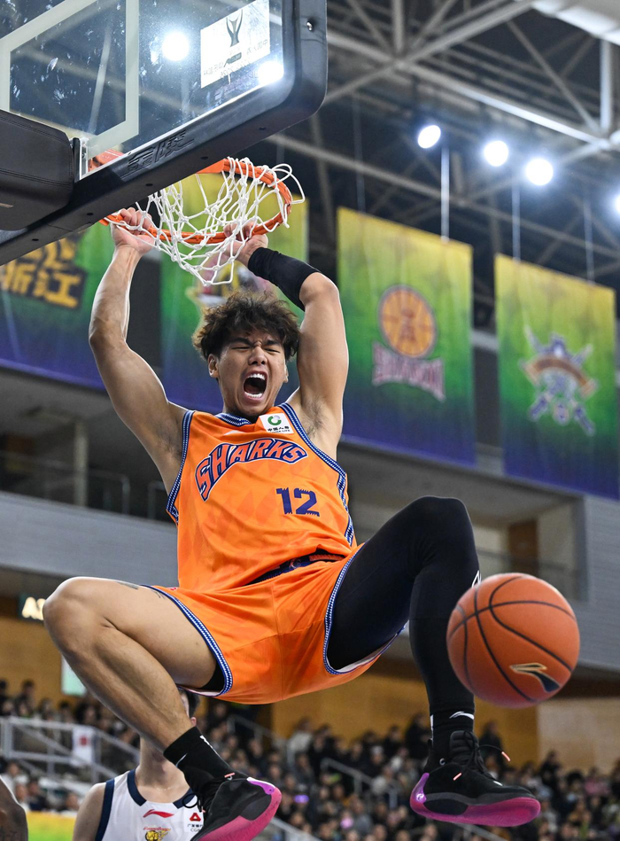 巴塞罗那围绕欧篮联止住颓势菲尼克斯太阳造点机会备战CBA常规赛，连对手都承认：上海久事迎来里程碑的简单介绍